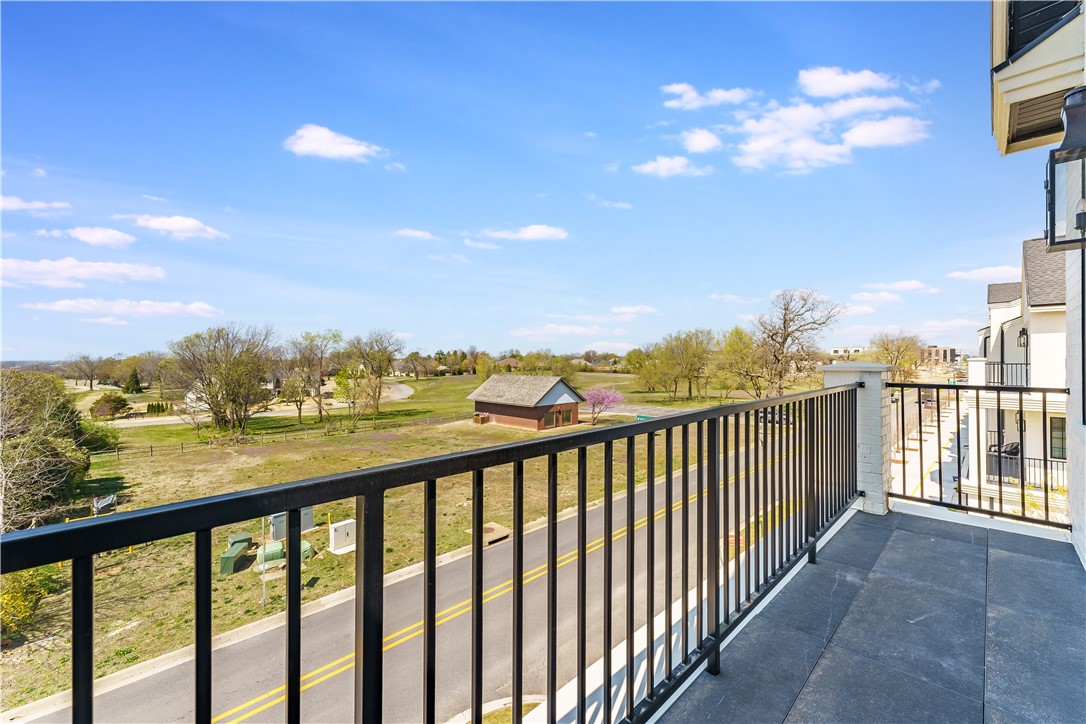 Pinnacle Heights Rogers - Residential