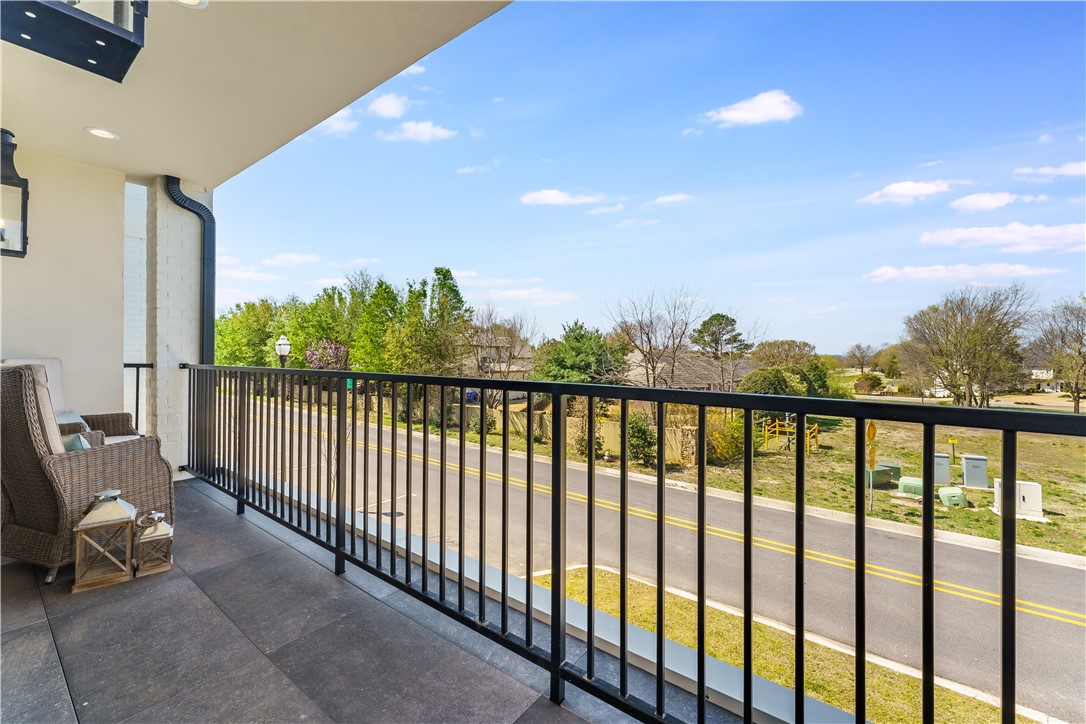 Pinnacle Heights Rogers - Residential