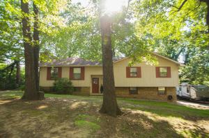 Beautiful location on this 3 bed, 3 bath home in the back of a stately subdivision. Nice upgrades on the main level, including kitchen, baths, floor coverings, and paint. Home has a fantastic bonus room downstairs with a kitchenette.