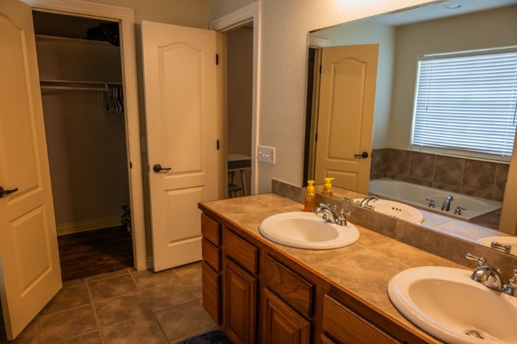 Cloverdale Estate Rurban - Residential