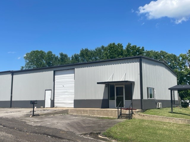 Warehouse/Industrial Shop available for lease. The building is divided into two units and the intent is to lease the front 3,000sqft of Warehouse and Office and maintain the rear 2,000sqft for storage. However, the landlord is open to offers/needs. The front unit includes Kibler frontage with a 210sqft office and a 121sqft office. The offices have a new minisplit for AC. The roll up door is 10'X14' and sidewalls are 15'. Agent owned.