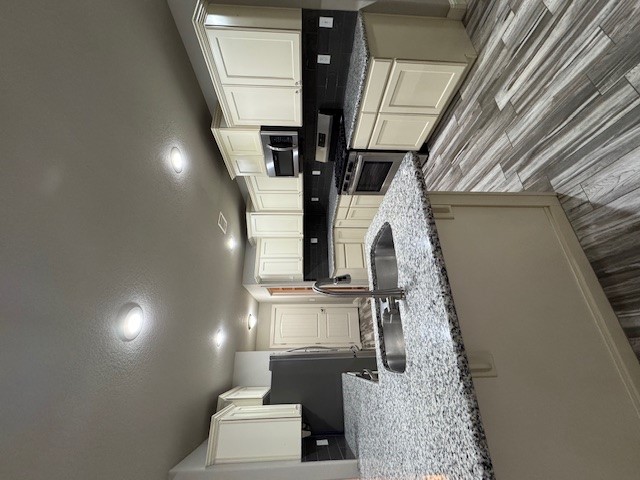 Maple Glenn - Residential Lease