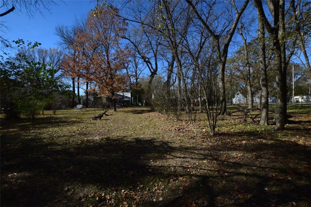 Prime Real Estate Opportunity in the Heart of Siloam Springs, AR! Looking for the perfect location to build your dream home or multiple dwellings? This 1.04-acre m/L property offers everything you could want and more: Enjoy breathtaking views that stretch across the landscape, providing a peaceful and serene environment. Experience the beauty and tranquility of creekside living, with over 100 feet of Sager Creek Frontage. Situated in the heart of Siloam Springs, this property is close to everything you needāJohn Brown University, local shops, restaurants, and walking trails are just minutes away. Only 15 miles to Springdale, AR, making commuting easy and convenient. All the essential utilities are readily available, making this a perfect, hassle-free building site. Whether youāre planning a single home, multiple dwellings, or room for future expansion, this land offers the flexibility to bring your vision to life.
