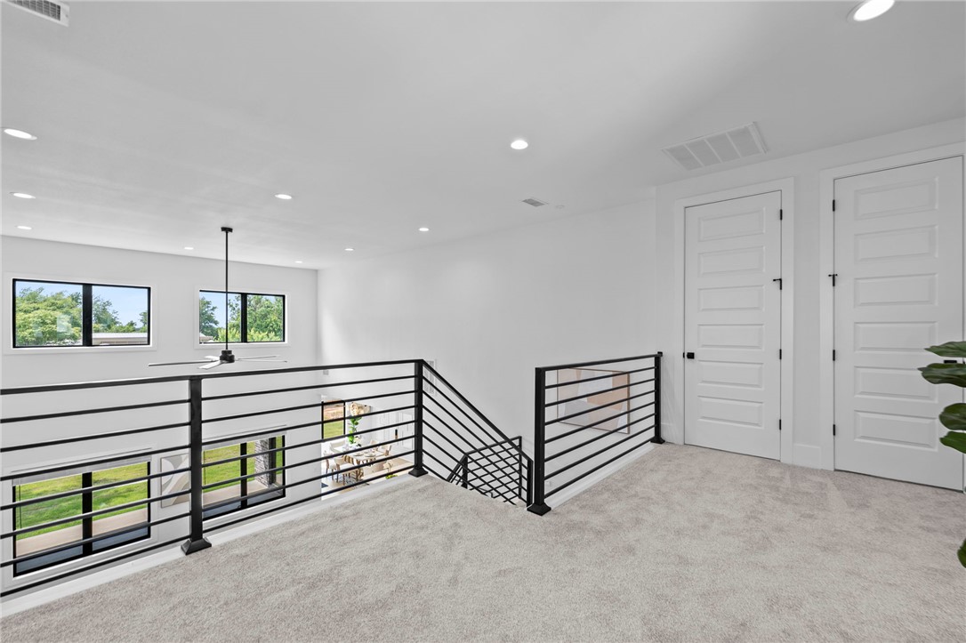 SOARING AT SCISSORTAIL SUB-ROGERS - Residential