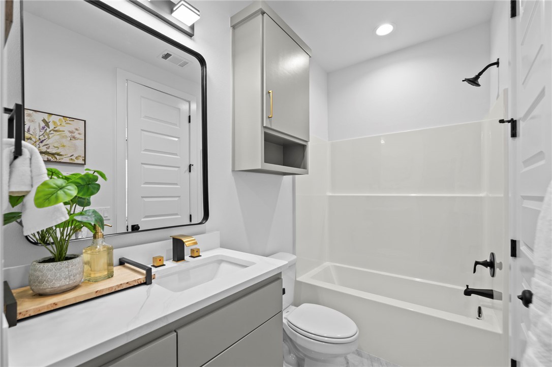 SOARING AT SCISSORTAIL SUB-ROGERS - Residential