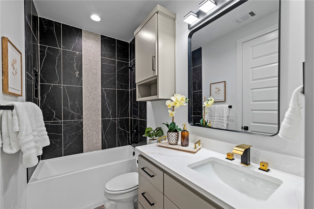 SOARING AT SCISSORTAIL SUB-ROGERS - Residential