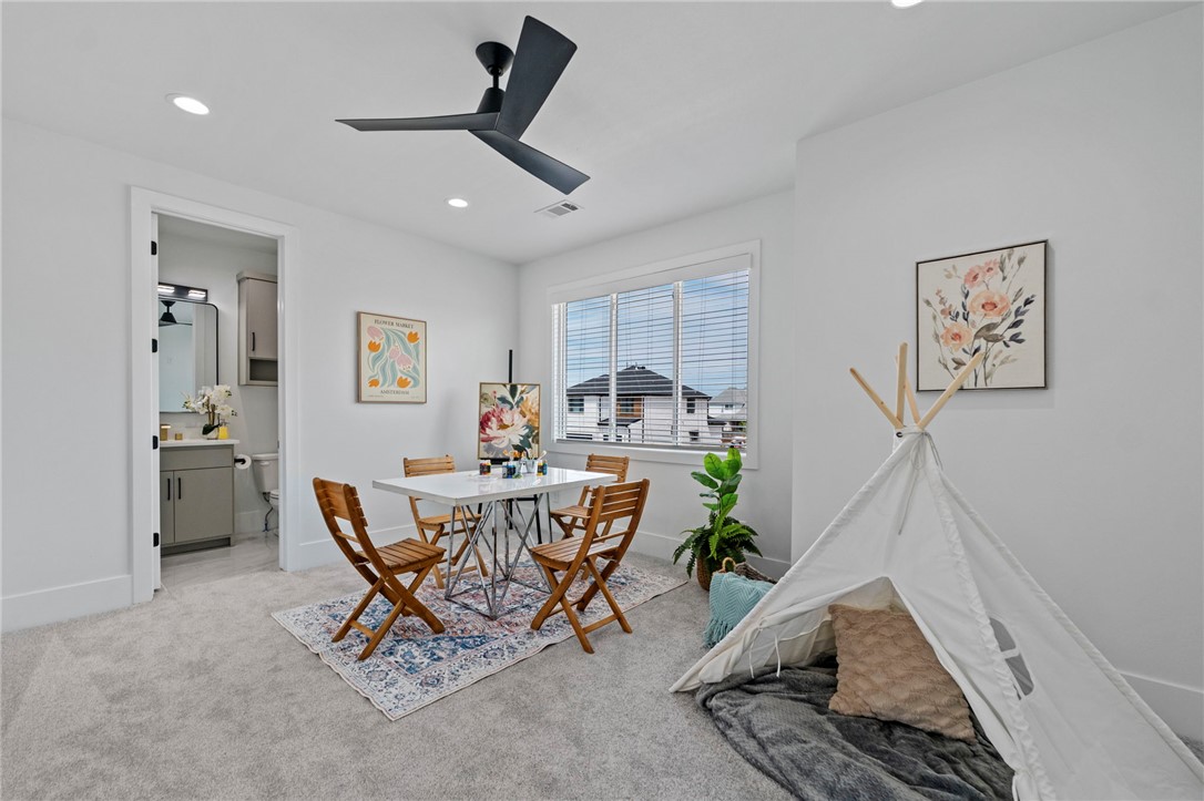 SOARING AT SCISSORTAIL SUB-ROGERS - Residential