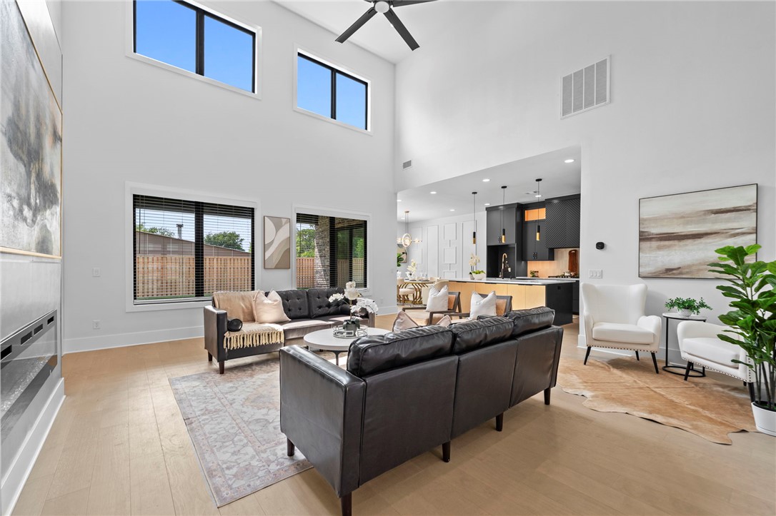 SOARING AT SCISSORTAIL SUB-ROGERS - Residential