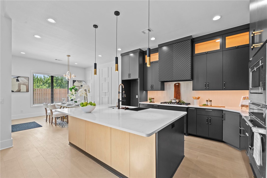 SOARING AT SCISSORTAIL SUB-ROGERS - Residential