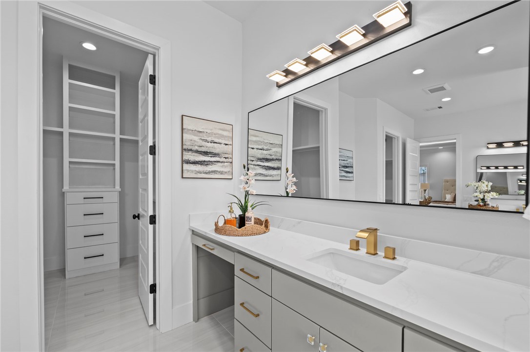 SOARING AT SCISSORTAIL SUB-ROGERS - Residential