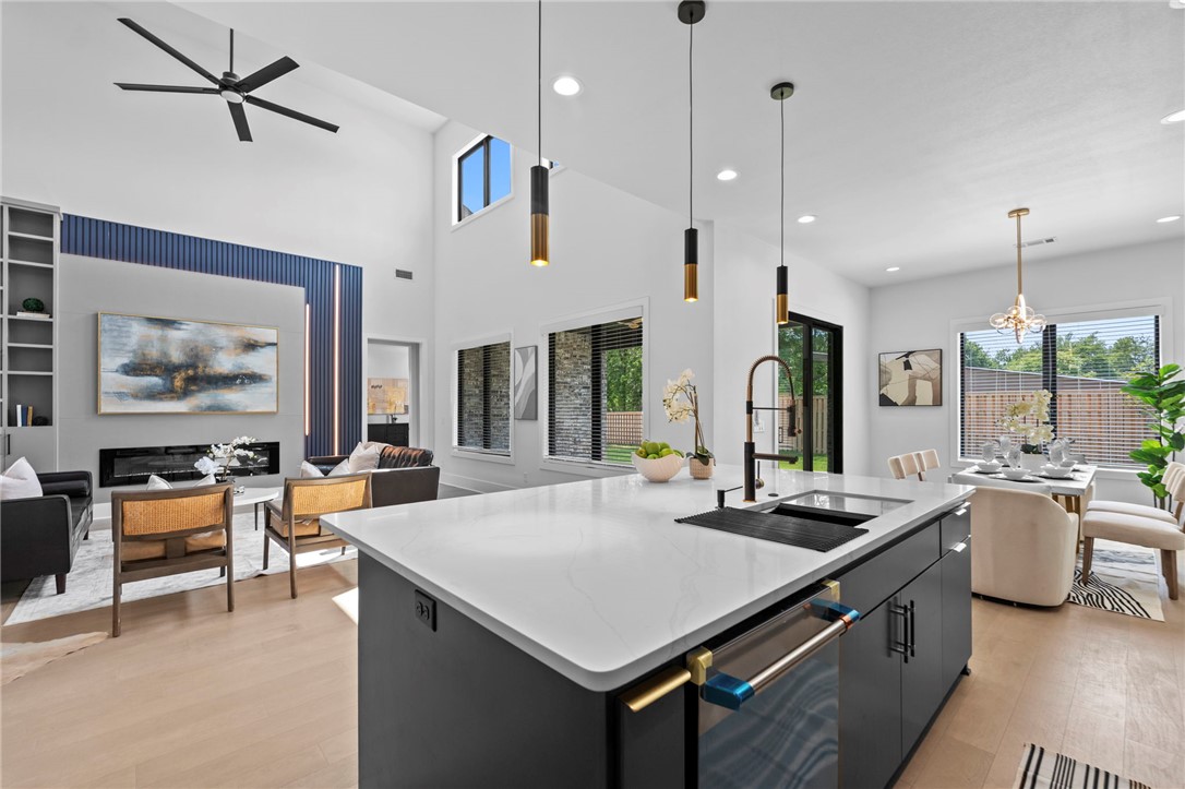 SOARING AT SCISSORTAIL SUB-ROGERS - Residential