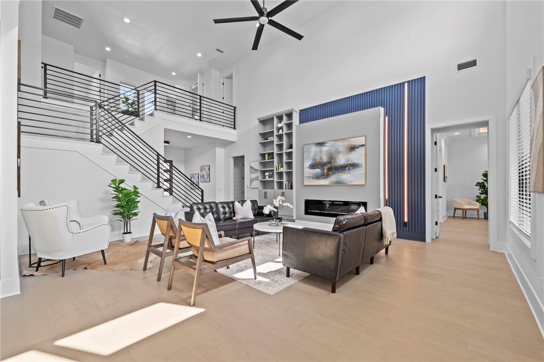 SOARING AT SCISSORTAIL SUB-ROGERS - Residential