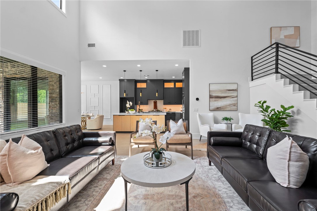 SOARING AT SCISSORTAIL SUB-ROGERS - Residential