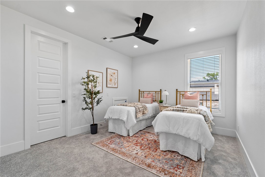SOARING AT SCISSORTAIL SUB-ROGERS - Residential