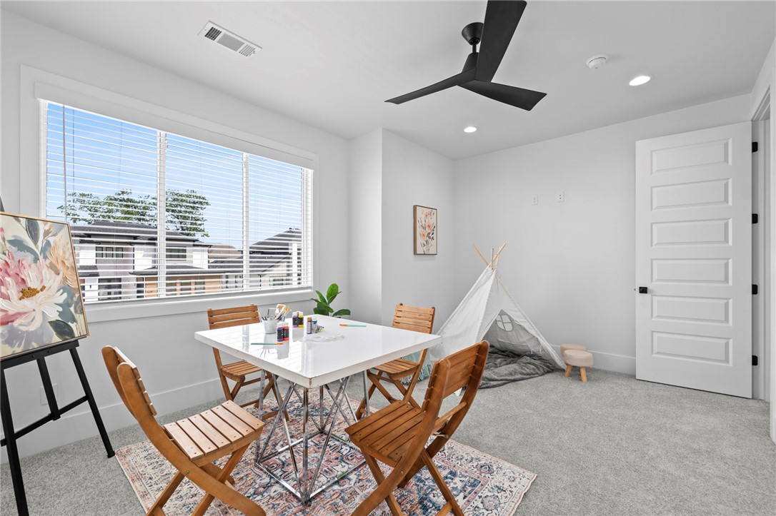 SOARING AT SCISSORTAIL SUB-ROGERS - Residential