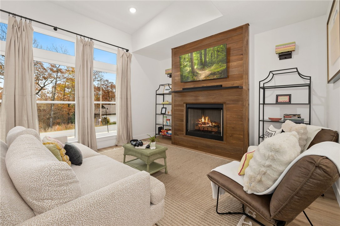 Ayr Sub Bvv - Residential Lease