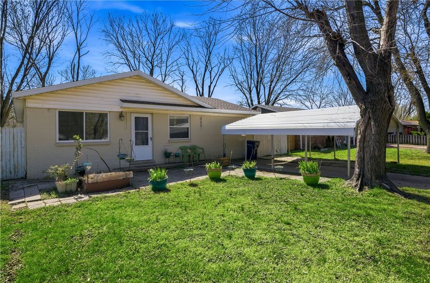 Charming 3 Bed Home in the Heart of Siloam Springs! Don’t miss this well-maintained 3-bedroom, 1.5 bath home conveniently located in the heart of Siloam Springs. This property features several recent updates, including a new roof, new windows, and new flooring in the living room, giving it a fresh and updated feel. The home comes equipped with appliances included, making it move-in ready. Outside, you’ll find a carport for covered parking and a storage building offering extra space for tools or hobbies. Connected to city utilities, this property provides both comfort and convenience. Located just minutes from shopping, dining, schools, and everything Siloam Springs has to offer, this home is perfect for first-time buyers, downsizers, or investors.