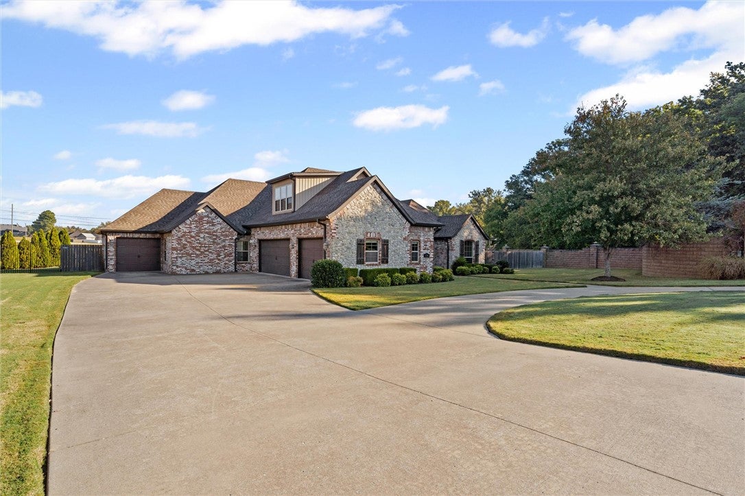 Northwest Arkansas Real Estate | Uptown Real Estate 174 Arlington