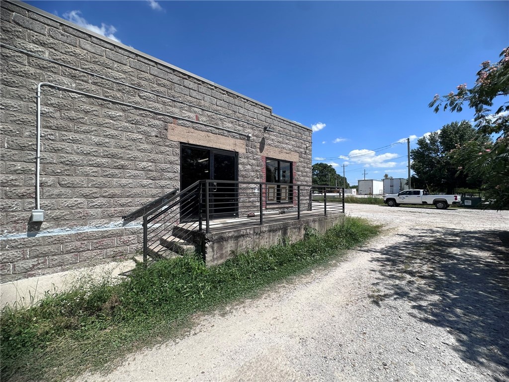Brooks Add - Commercial Lease