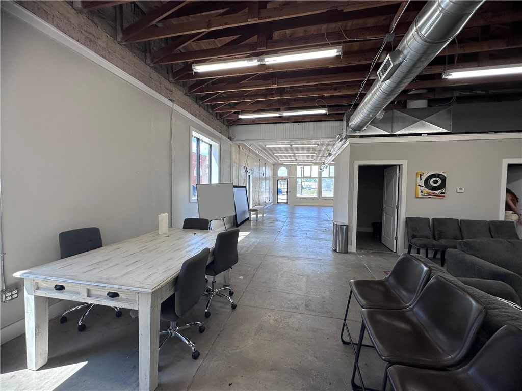 Brooks Add - Commercial Lease