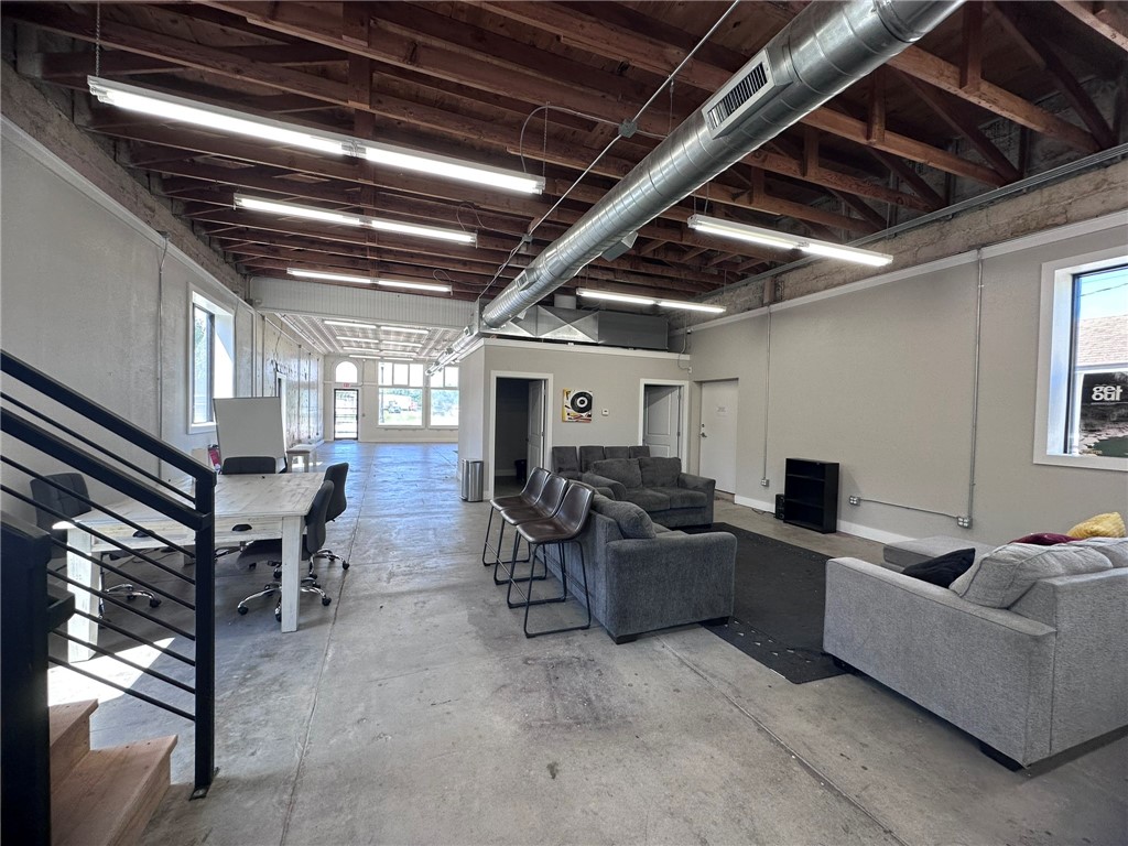 Brooks Add - Commercial Lease