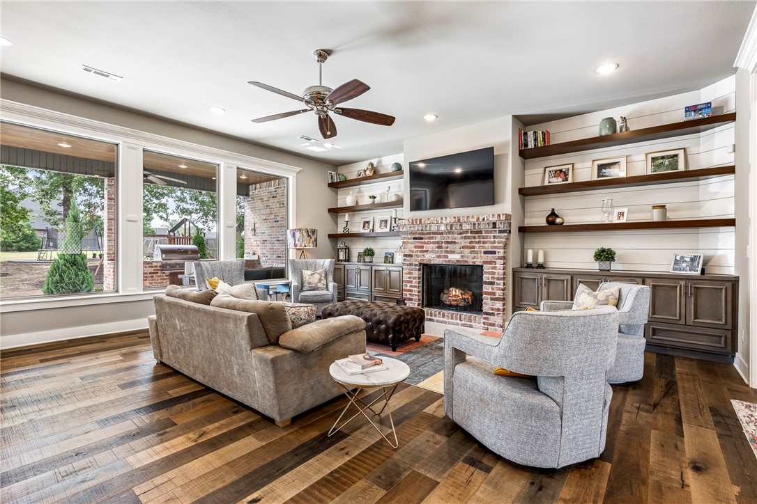 Oak Tree Centerton - Residential