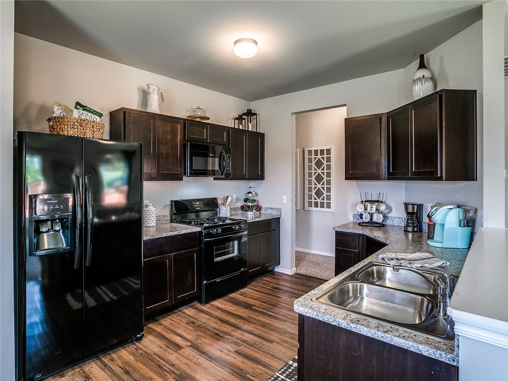 This home is eligible for up to $7,500 closing costs paid if using preferred lender and title company. This open-concept home offers a spacious living experience with its 3 bedrooms and 2 bathrooms. The kitchen is a highlight of the home, fully equipped with energy-efficient appliances. Learn more about this home today! * Photos are of similar model. *Closing costs cannot be used toward sales price reduction.