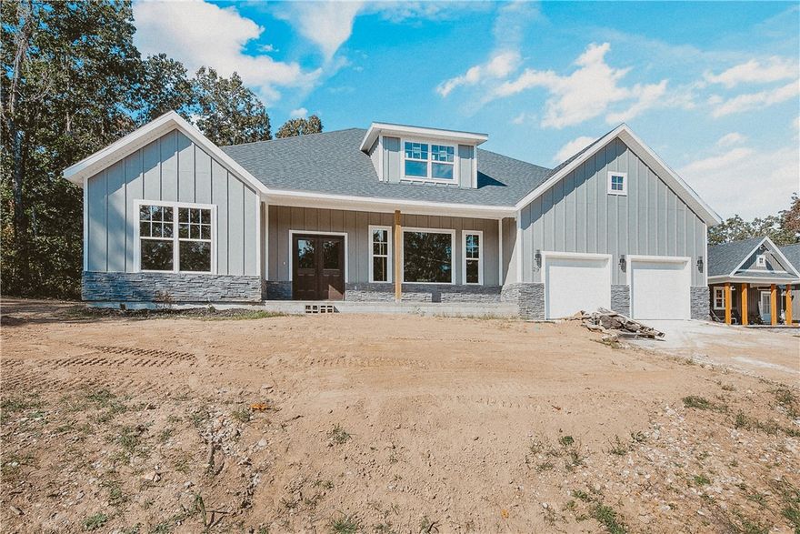 Beautiful 3 bedroom, 2 bath home, with 10-12 ceiling height, living room and kitchen are huge with a lot of natural light and fireplace in the living room.  A lot of room on the side of the house for a boat or RV.