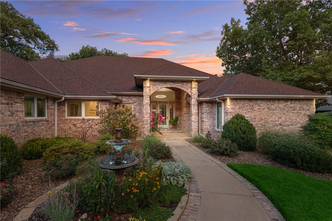16 Ellwood Circle