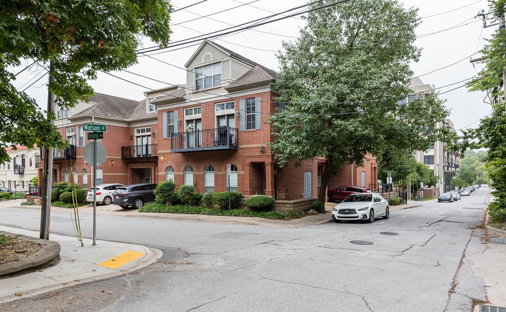 Campbell Ave Condos Hpr - Residential