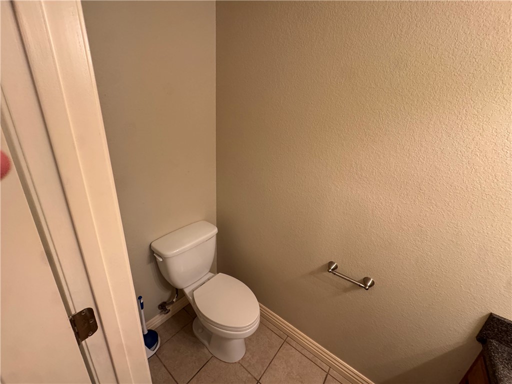 Wood Av. Condo-Hpr - Residential Lease