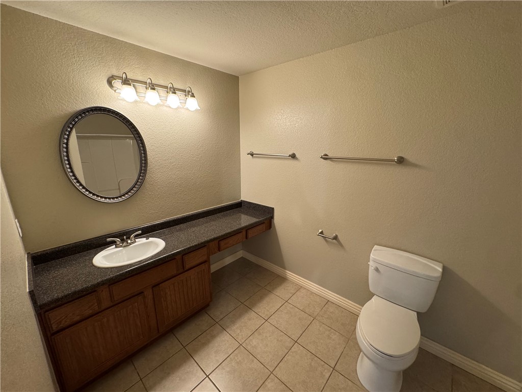 Wood Av. Condo-Hpr - Residential Lease