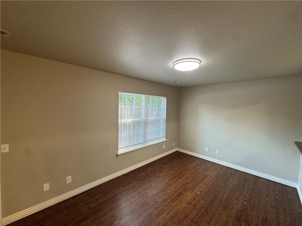 Wood Av. Condo-Hpr - Residential Lease