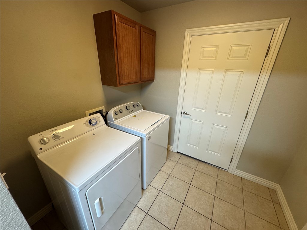 Wood Av. Condo-Hpr - Residential Lease