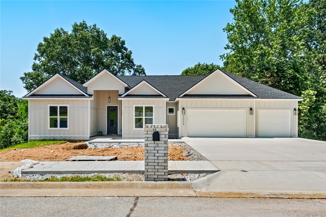 Welcome to this exquisite 3,343 sqft home, offering 5 spacious bedrooms and 3.5 baths in a breath taking setting near Big Sugar Golf Course. This property is a perfect blend of luxury and comfort, designed for both relaxation and entertainment. Step inside to discover a gourmet kitchen featuring quartz countertops and an industrial gas stove, ideal for culinary enthusiasts. The open-concept living space is bathed in natural light, creating a warm and inviting atmosphere. Enjoy the stunning views from the large back decks, perfect for morning coffee or evening gatherings. Whether you're a golf lover or simply seeking a peaceful retreat, this home offers unparalleled beauty and convenience. Offering up to $5000 preferred lender credit available and $5000 in builder concessions.