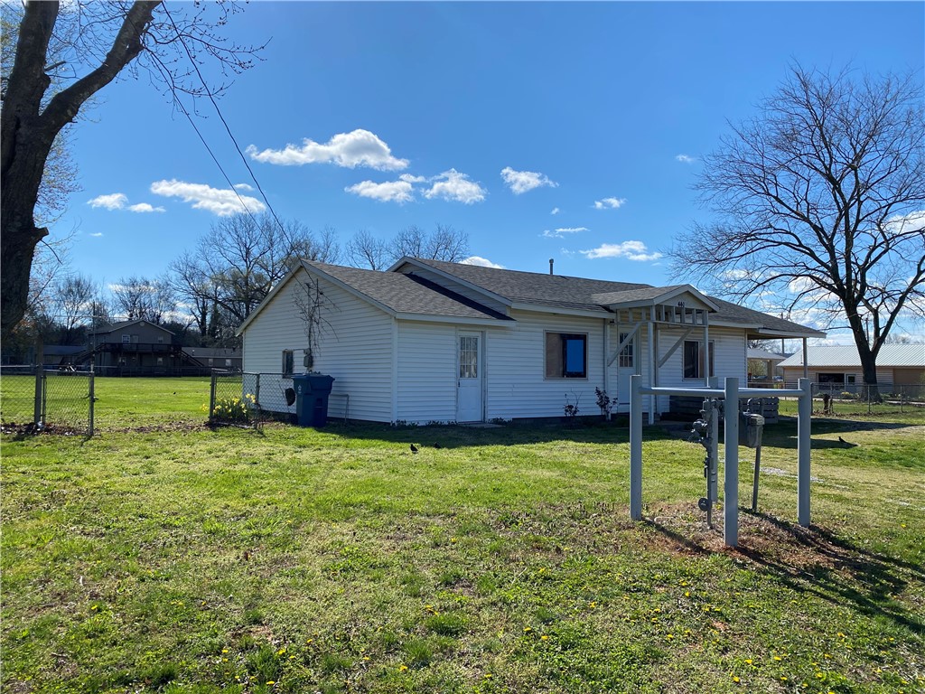 Youngs Sub Pea Ridge - Commercial Lease