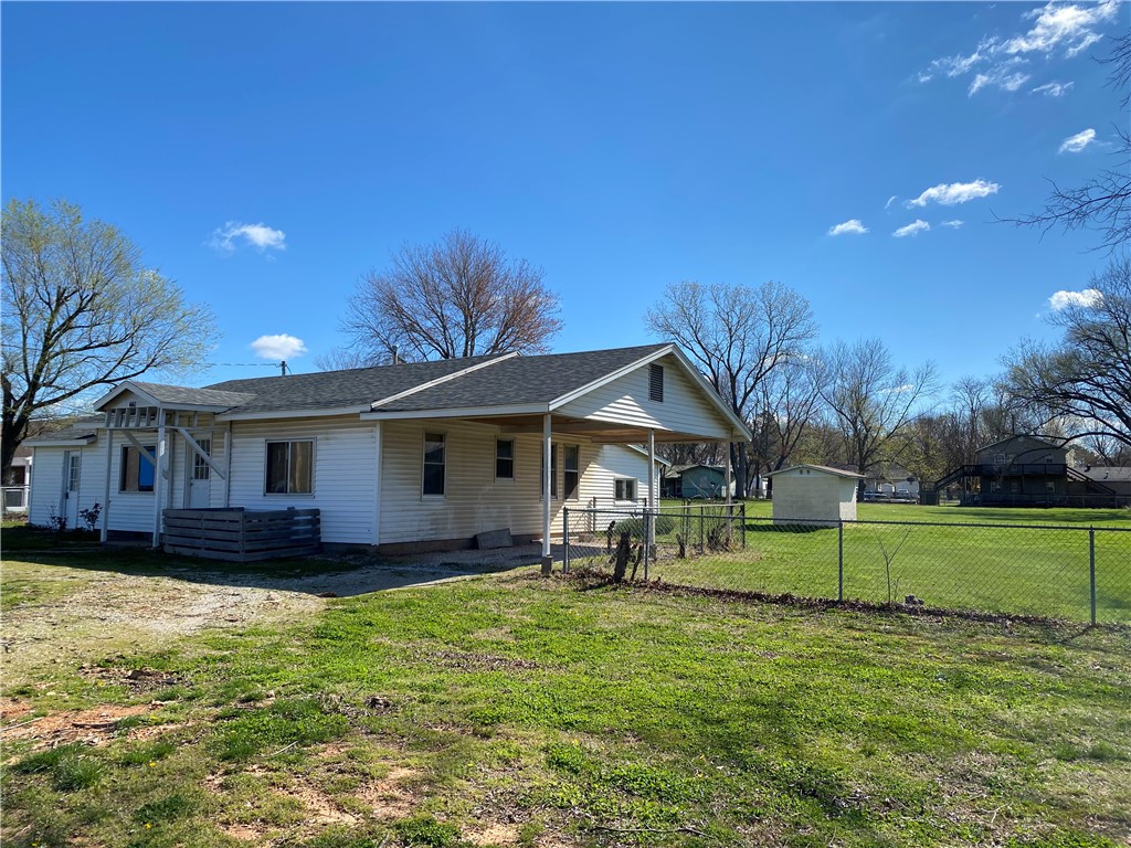 Youngs Sub Pea Ridge - Commercial Lease