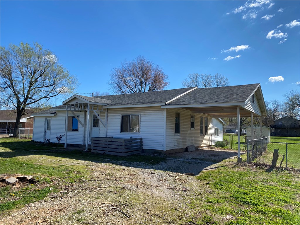 Youngs Sub Pea Ridge - Commercial Lease