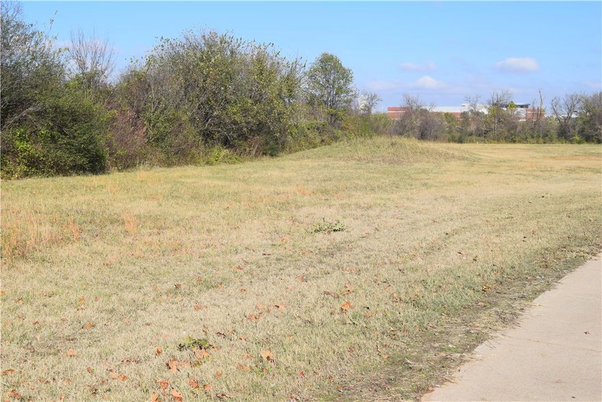 Are you looking for the perfect spot to build and grow your business? Well, look no further, this property is located in the heart of the Siloam Springs business to business activities. The traffic count is high and close to the hospital and school.