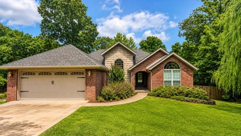 Photo of 35 Bedford Lane, Bella Vista, AR 72714 (MLS # 1349608)
