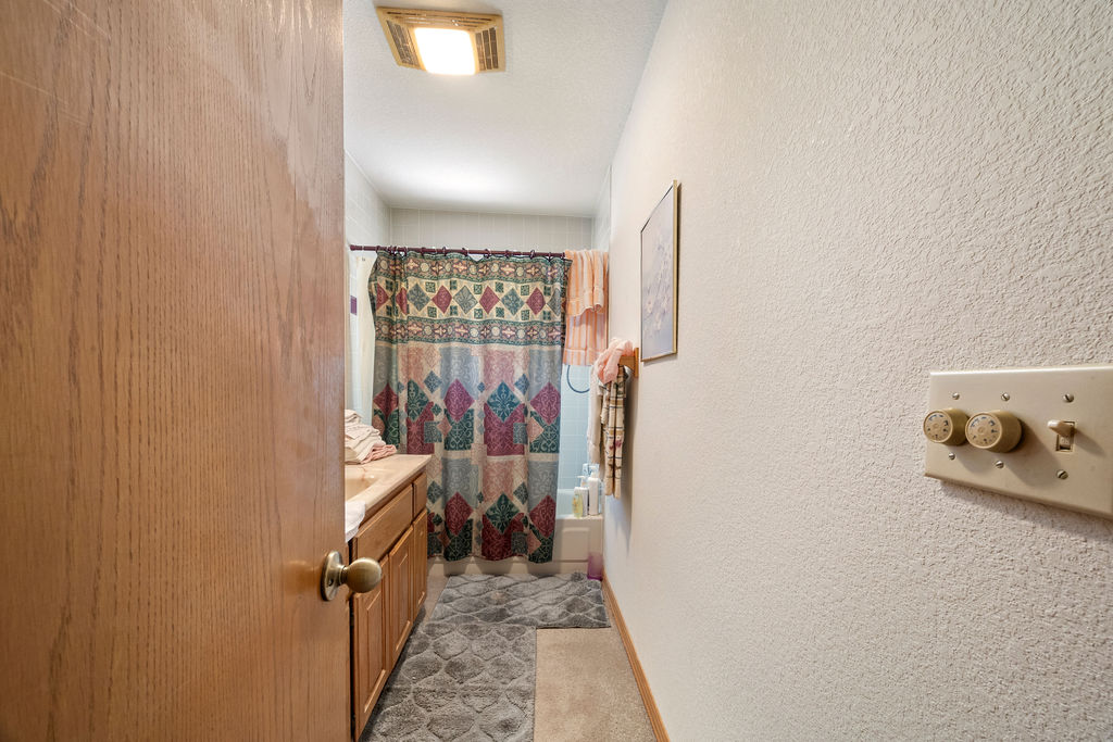 27-18-32-RURAL - Residential