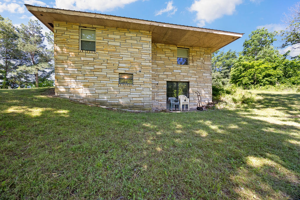 27-18-32-RURAL - Residential