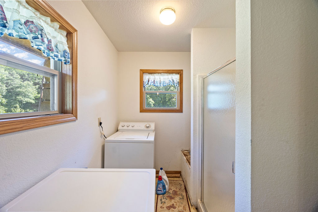 27-18-32-RURAL - Residential