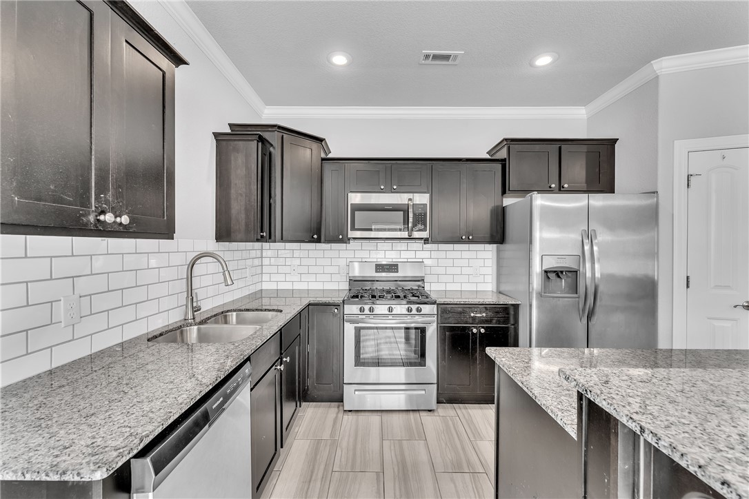 Emerald Point - Residential