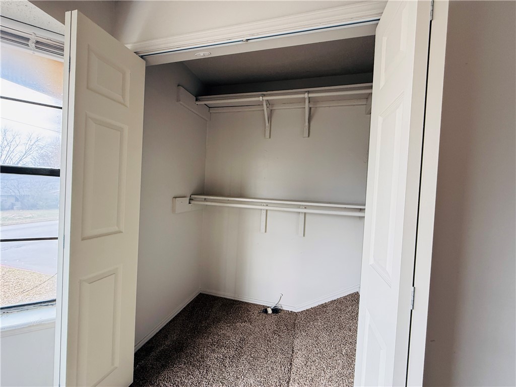 2-17-30 SPRINGDALE OUTLOTS - Residential Lease