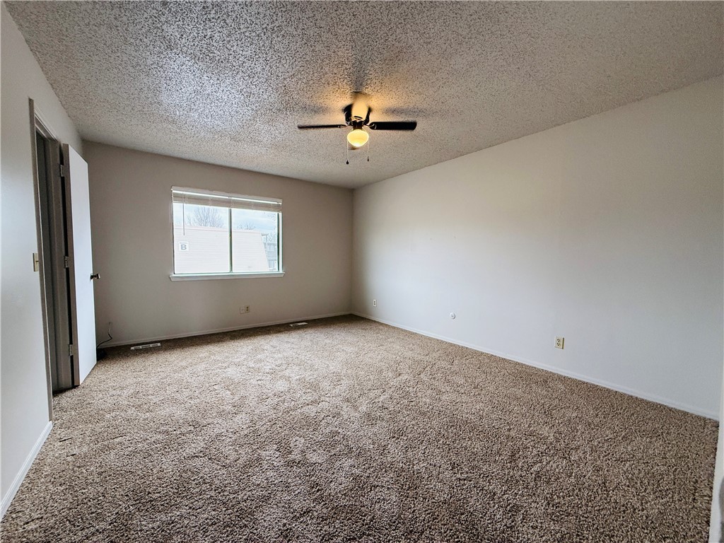 2-17-30 SPRINGDALE OUTLOTS - Residential Lease