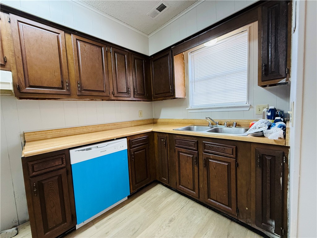 2-17-30 SPRINGDALE OUTLOTS - Residential Lease