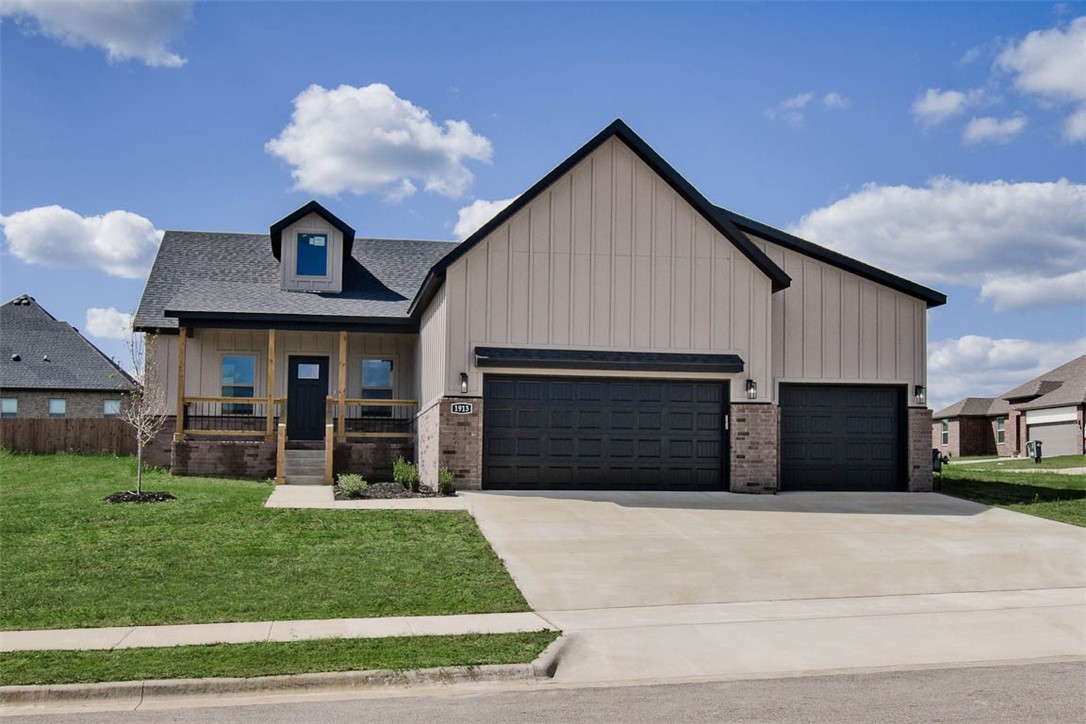 MOVE-IN READY NEW CONSTRUCTION! Welcome to Sedona Rose! Conveniently located close to the Pea Ridge High School, trails, and only 15 minutes to downtown Bentonville. Features include 4BD's, 2.5BA's, 3cm quartz counters, custom cabinets w/ wood hood above gas range, large island, covered patio, and a 3 car garage! Full sod + landscaping package. $3,500 in buyer's closing costs from builder's preferred lender.