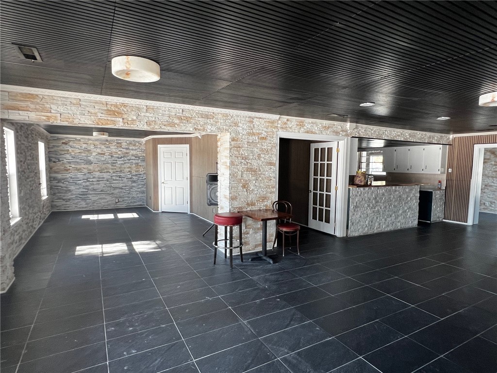 Springdale Outlots - Commercial Lease