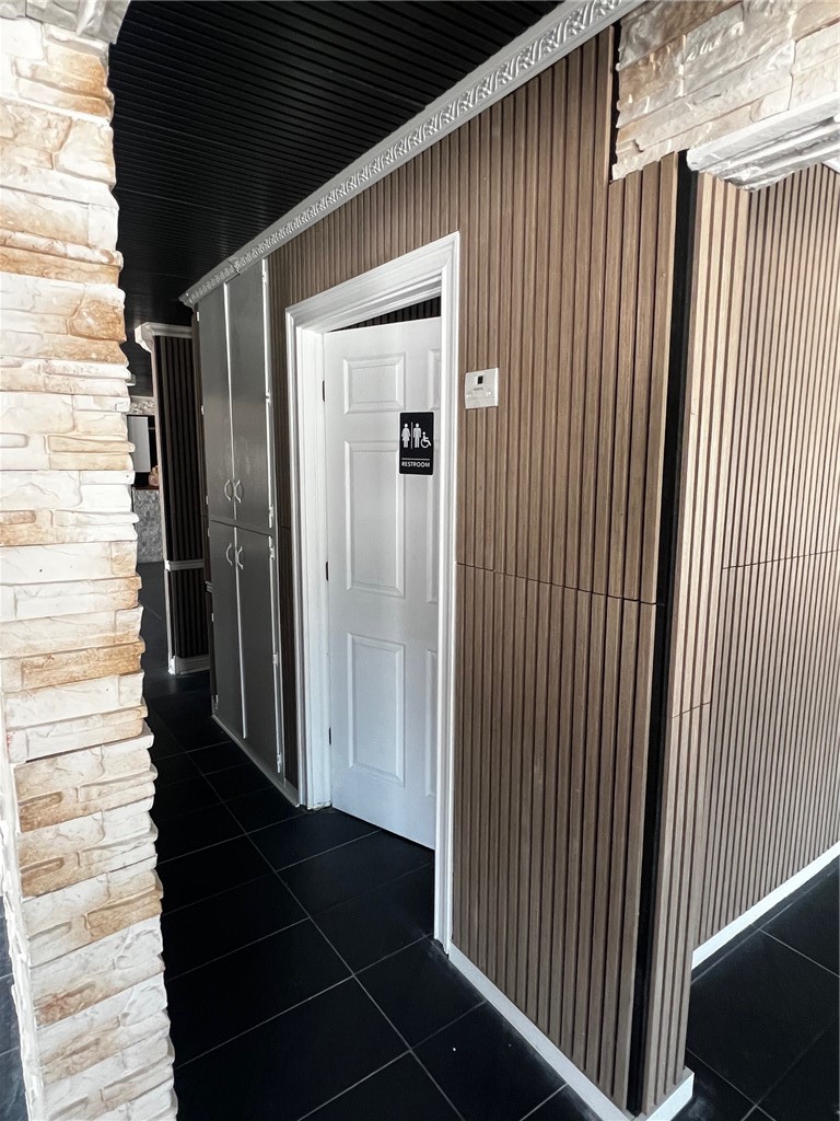 Springdale Outlots - Commercial Lease